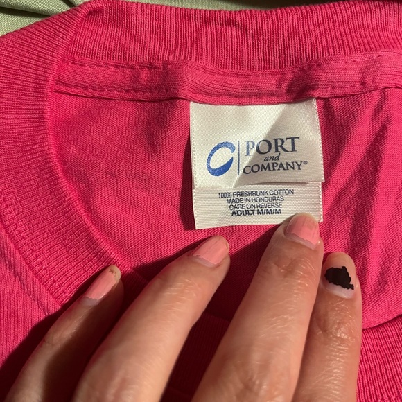 World Famous Lumberjills CHICS WITH AXES hot pink tshirt - Picture 3 of 5